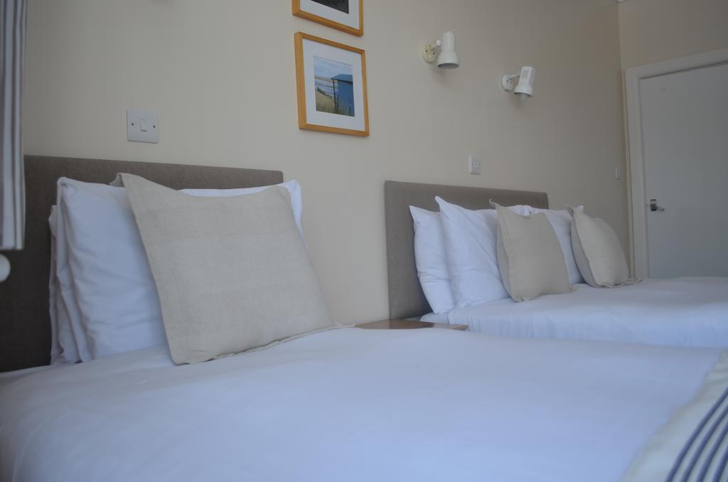 The Riviera Hotel & Apartments - Alum Chine Bournemouth Room photo